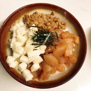 漬けマグロねばねば三色丼